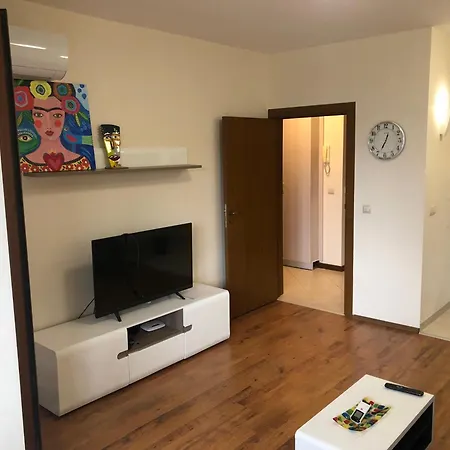 アパート Artistic Neon バンスコ