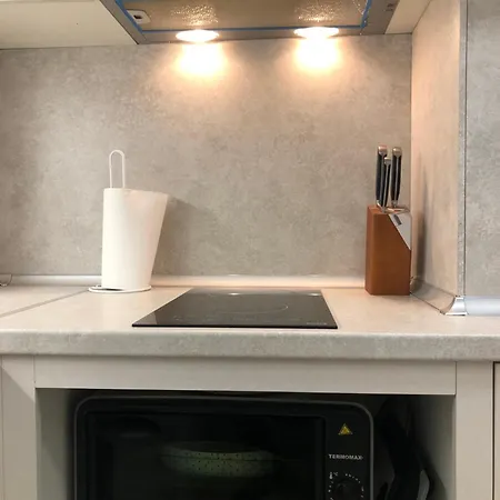 Artistic Neon アパート *