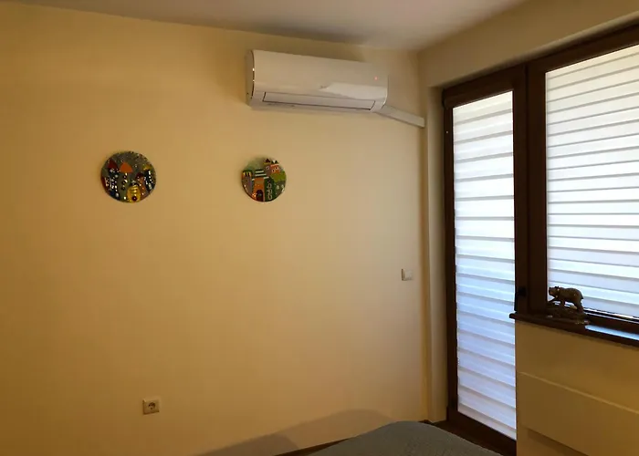 Apartment Artistic Neon *